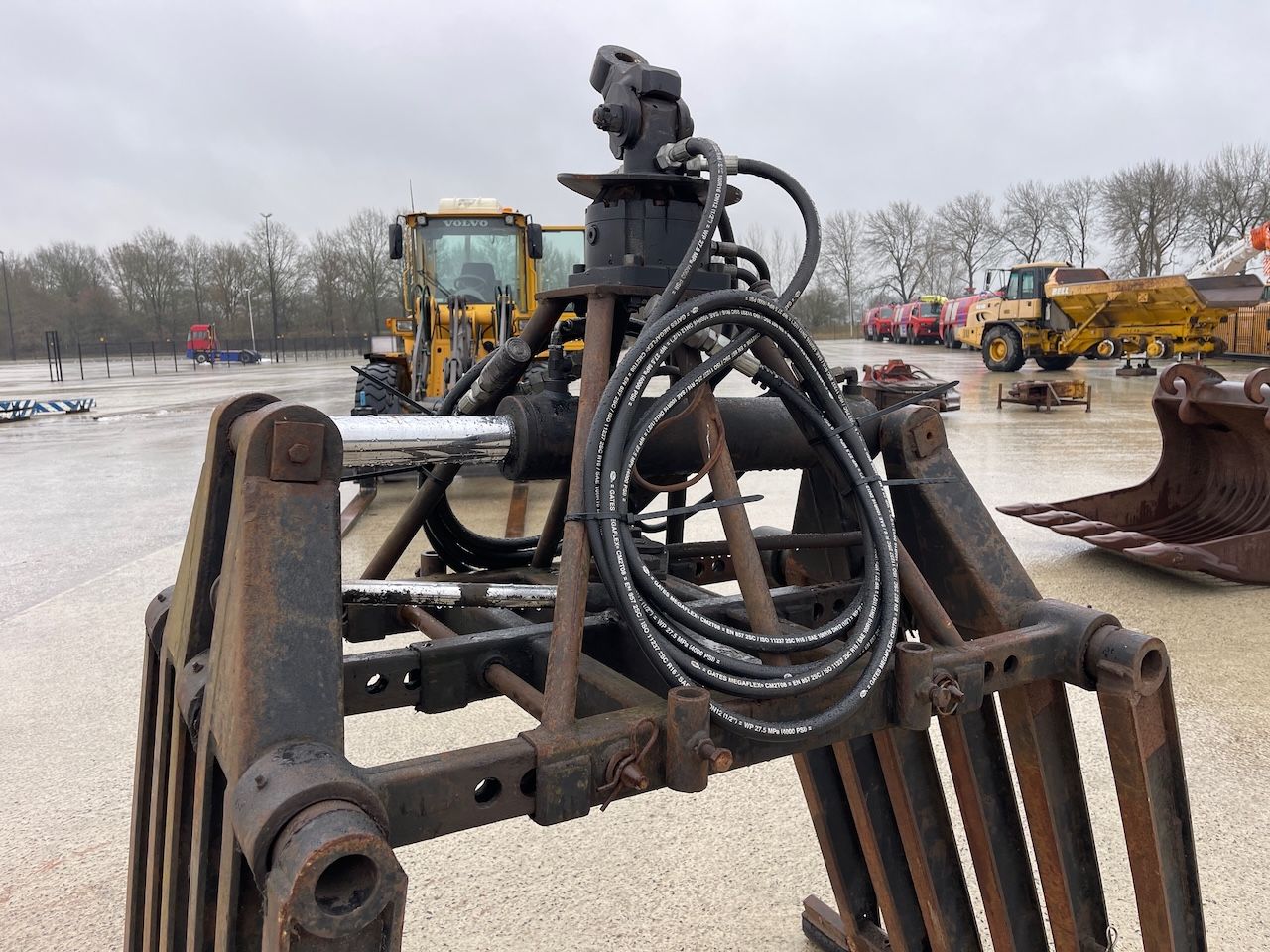 Stenenklem met hydraulische rotator