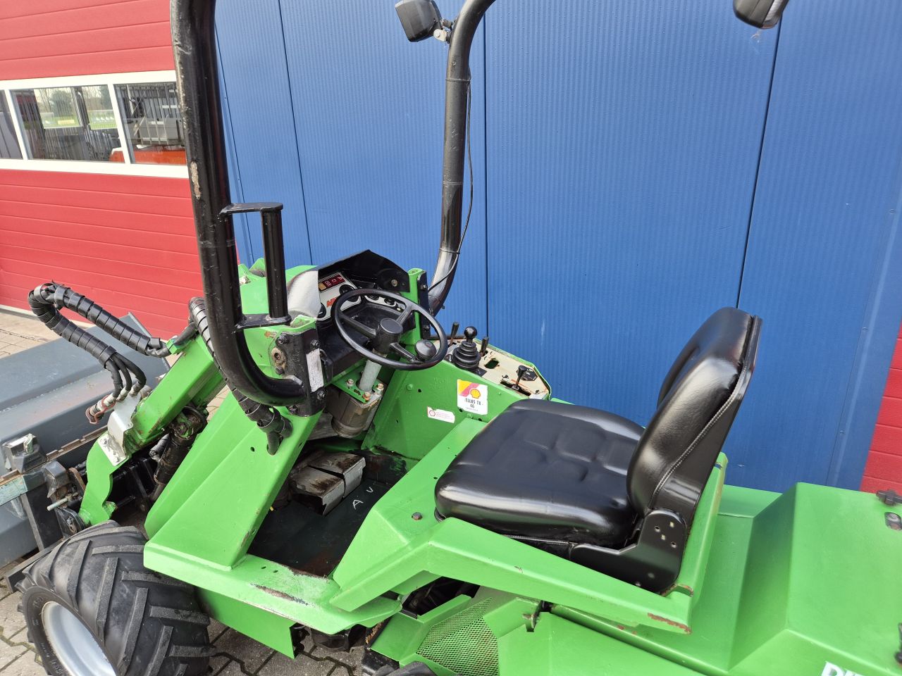 AVANT 520 MINI SHOVEL MET BAK EN PALLETVORKEN PRIJS MARGE