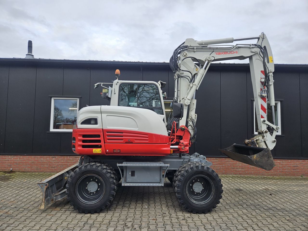 Takeuchi TB295W stage V