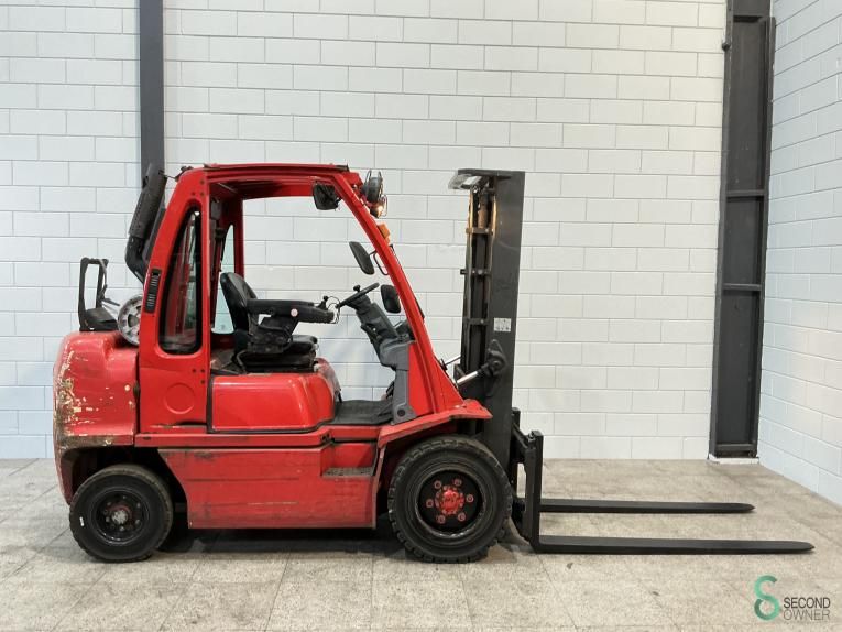 Heftrucks LPG Nissan UG 1 D 2 A 32 LQ 2008 Vrije-heffing