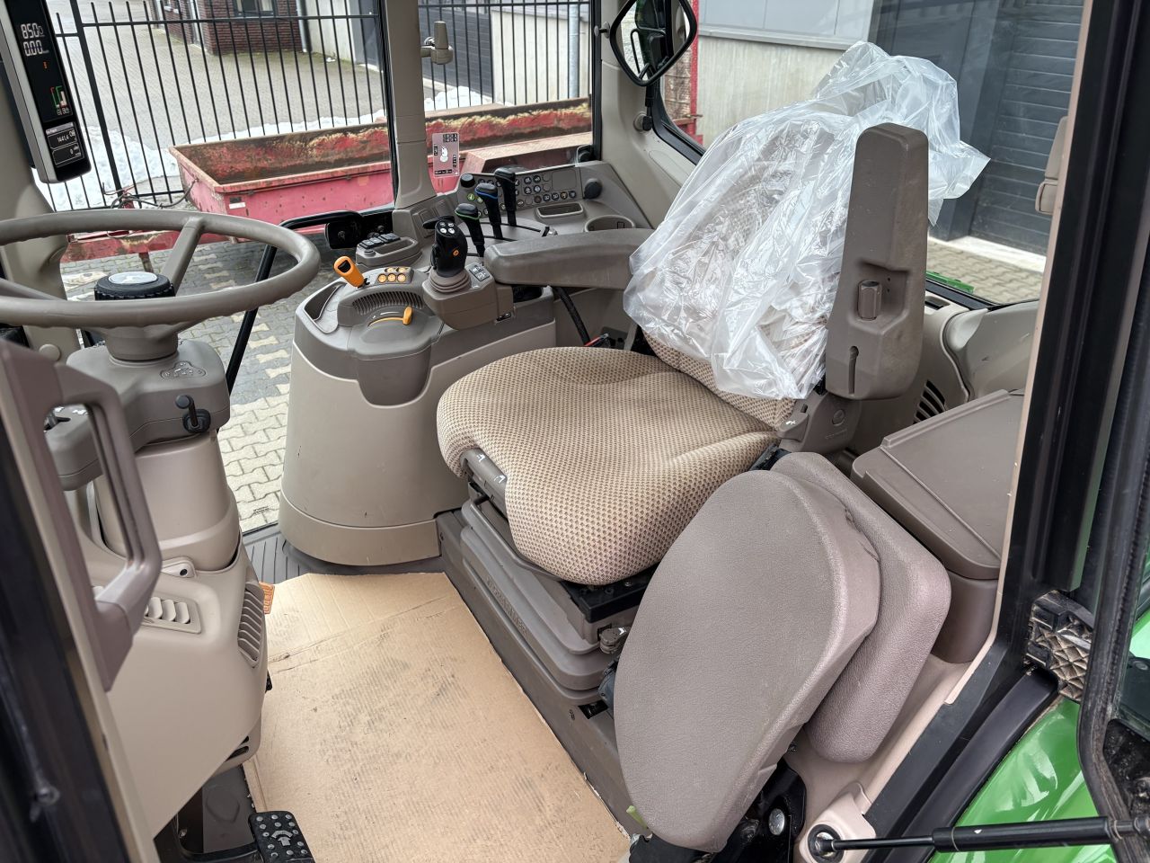 John Deere 6100M met 603R voorlader