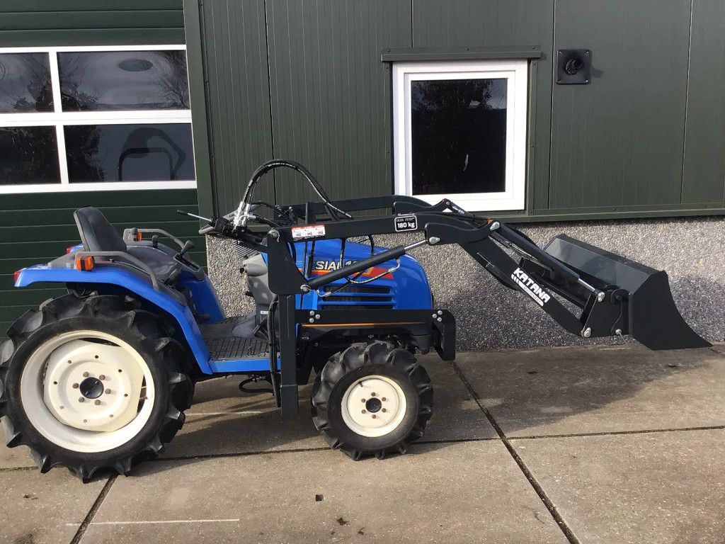 Iseki Mini trekker Iseki Sial 19 met nieuwe voorlader