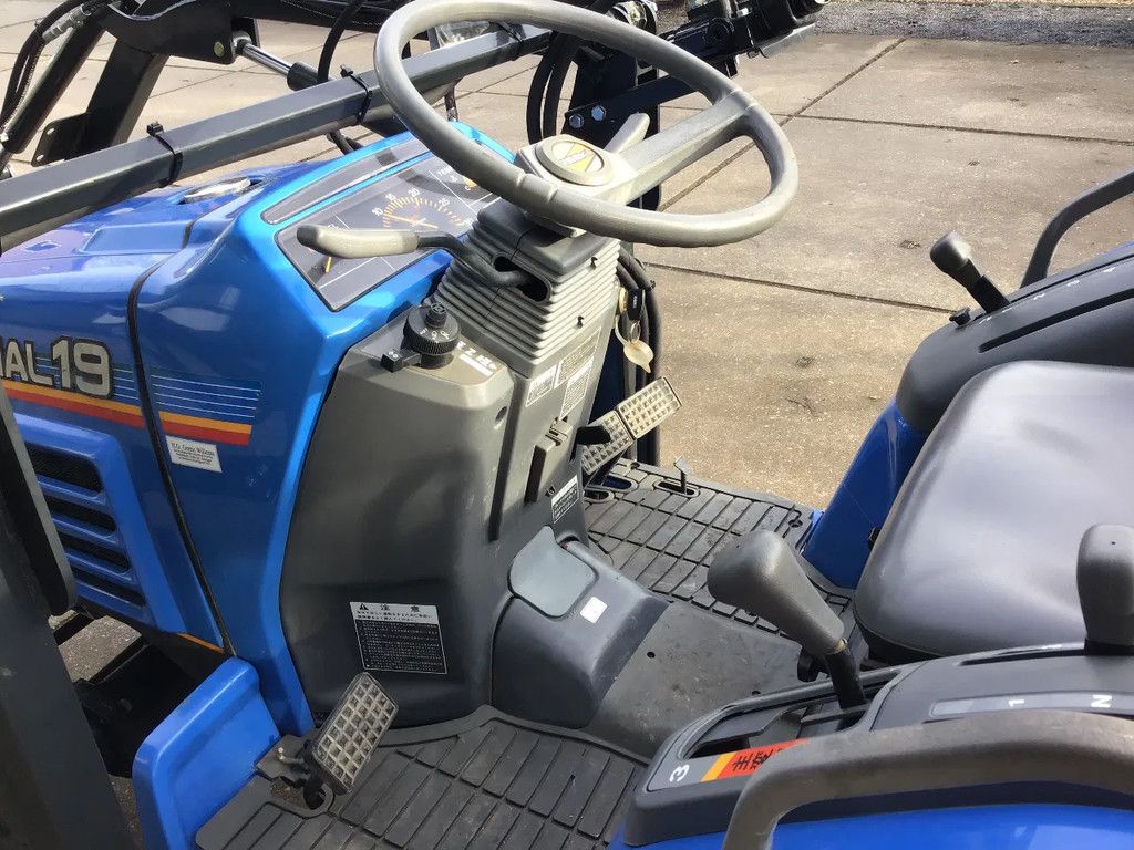 Iseki Mini trekker Iseki Sial 19 met nieuwe voorlader