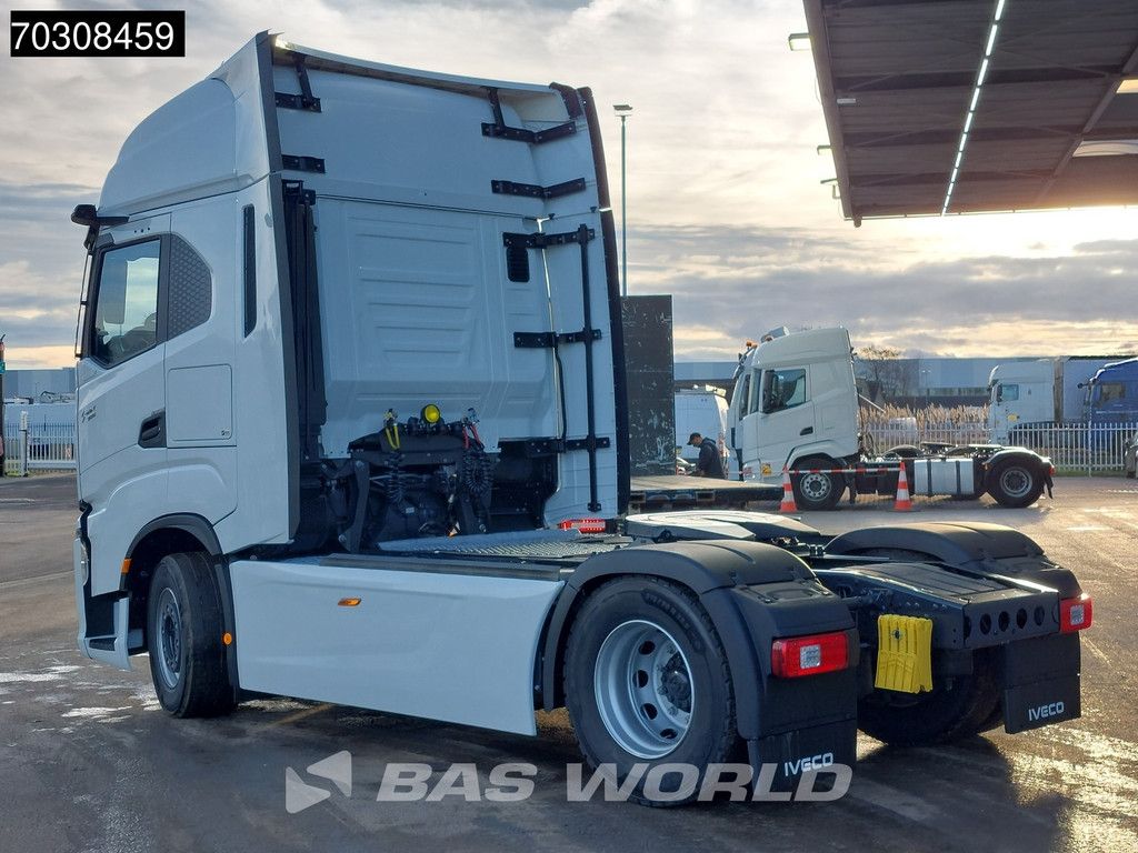 Iveco S-Way 500 4X2 NEW! 2xTanks Full-Air Standklima Navi LED