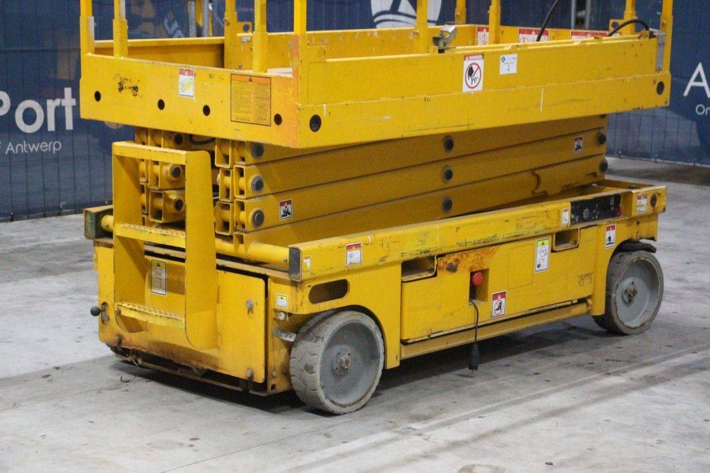 Scherenbühne Haulotte Compact 10 Electric 10m 2013