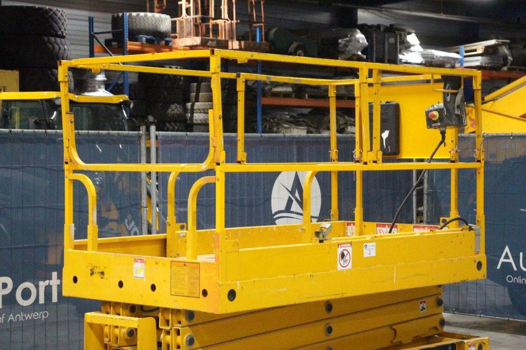 Scherenbühne Haulotte Compact 10 Electric 10m 2013