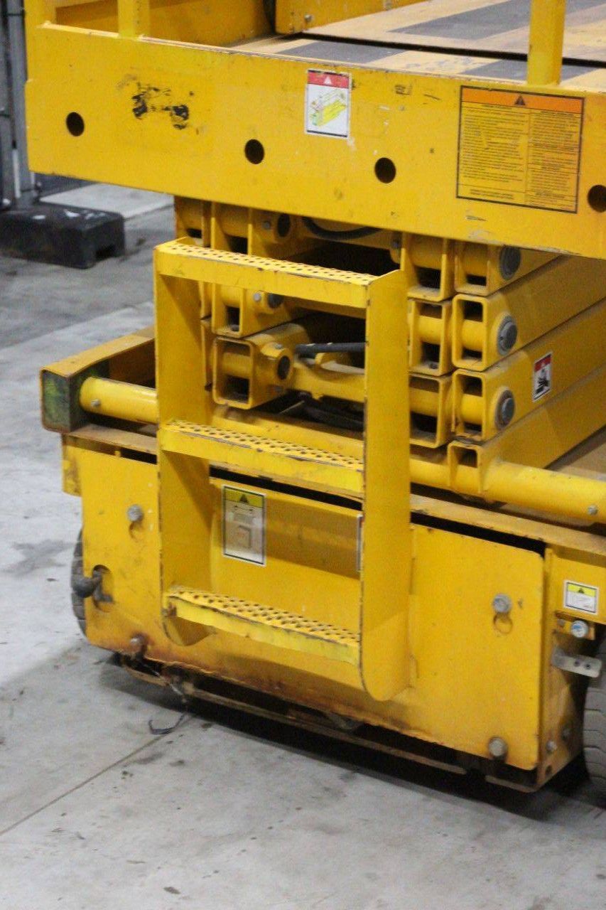 Scherenbühne Haulotte Compact 10 Electric 10m 2013