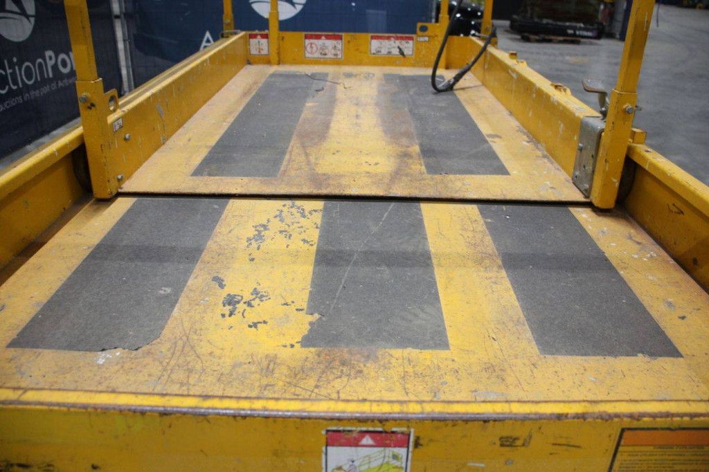 Scherenbühne Haulotte Compact 10 Electric 10m 2013