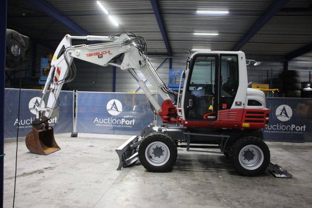 Radbagger Takeuchi TB295W Diesel 77kW 2013