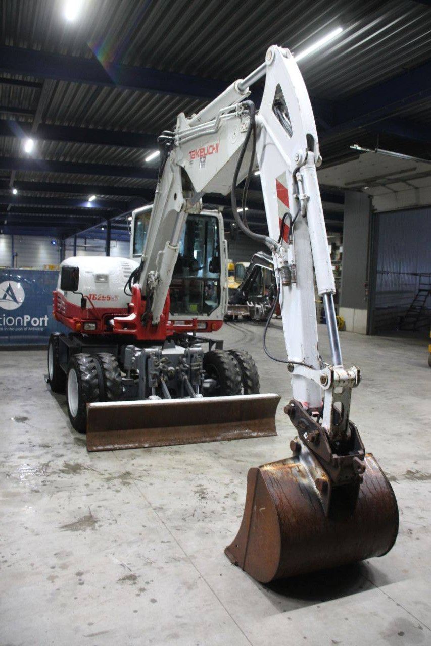 Radbagger Takeuchi TB295W Diesel 77kW 2013