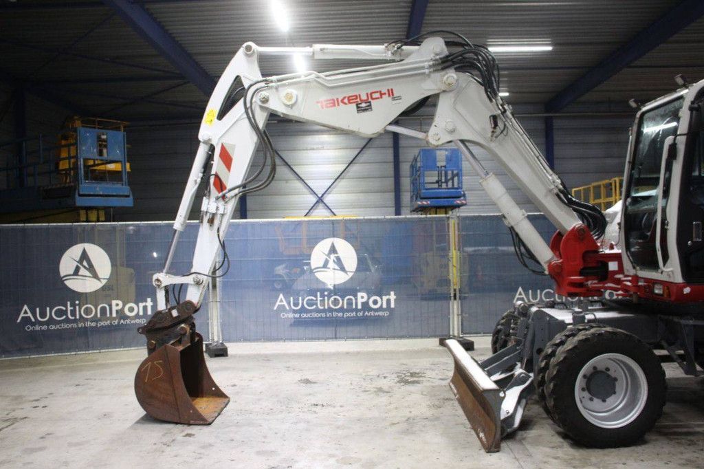 Radbagger Takeuchi TB295W Diesel 77kW 2013
