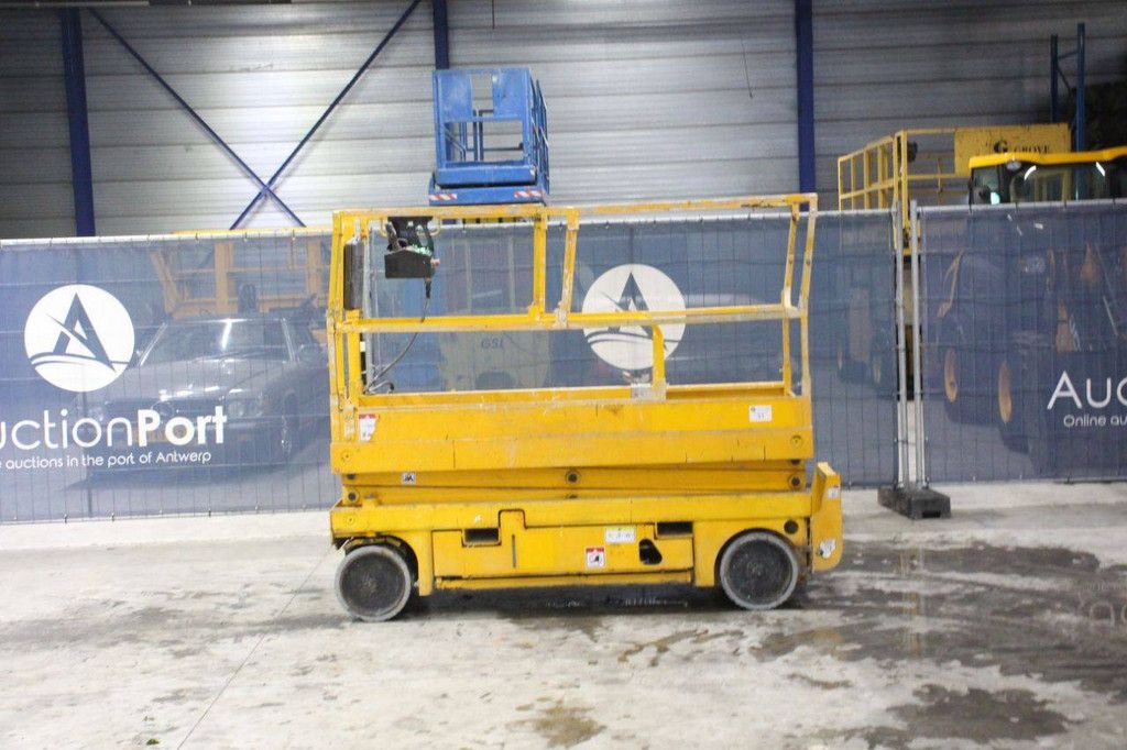 Scissor lift Haulotte Compact 8 Electric 8m 2013