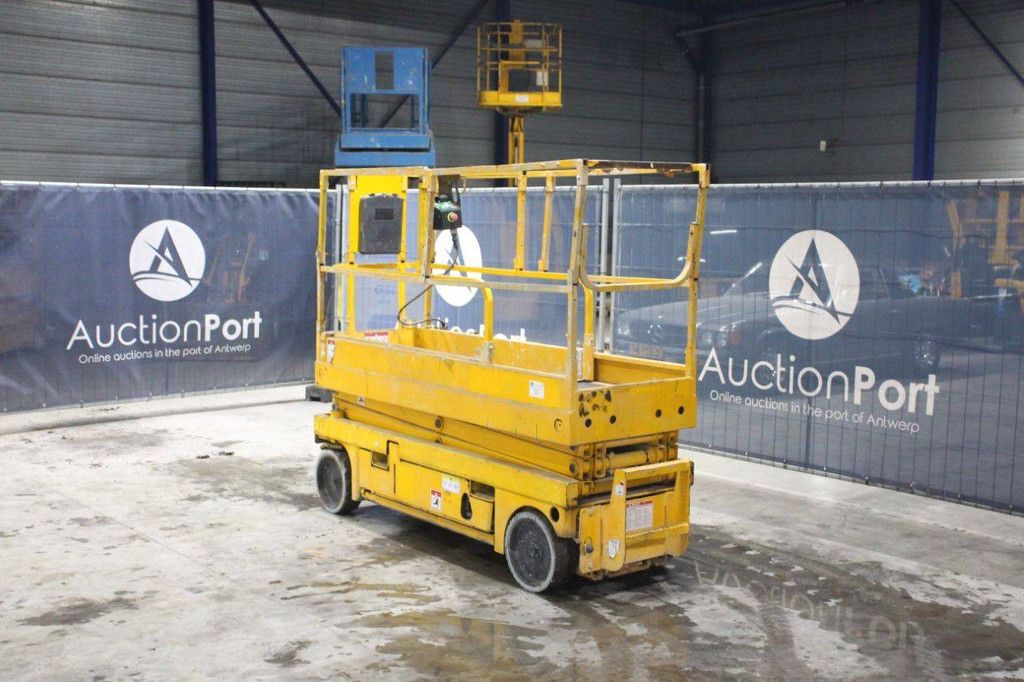Scissor lift Haulotte Compact 8 Electric 8m 2013