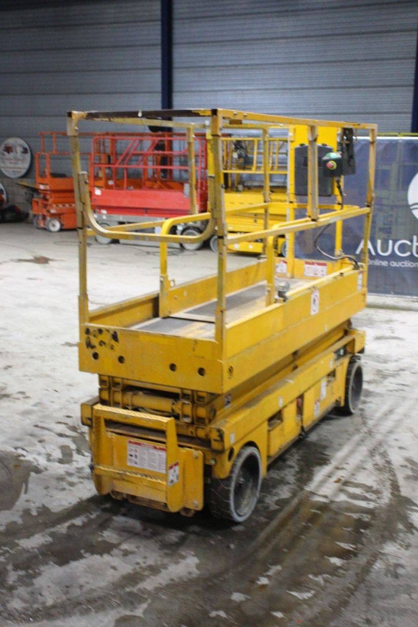 Scissor lift Haulotte Compact 8 Electric 8m 2013