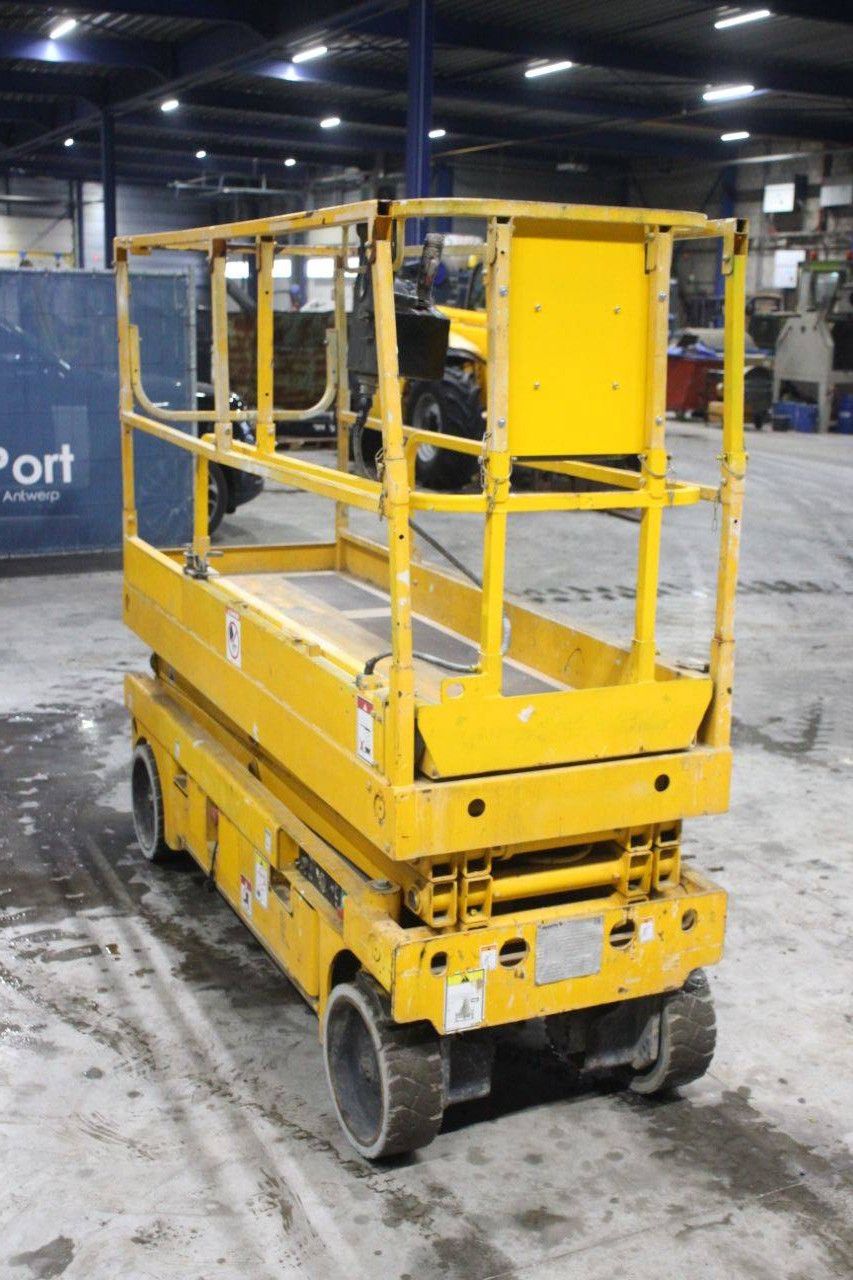 Scissor lift Haulotte Compact 8 Electric 8m 2013