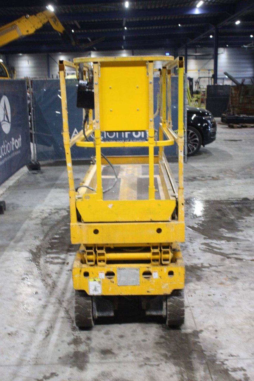 Scissor lift Haulotte Compact 8 Electric 8m 2013