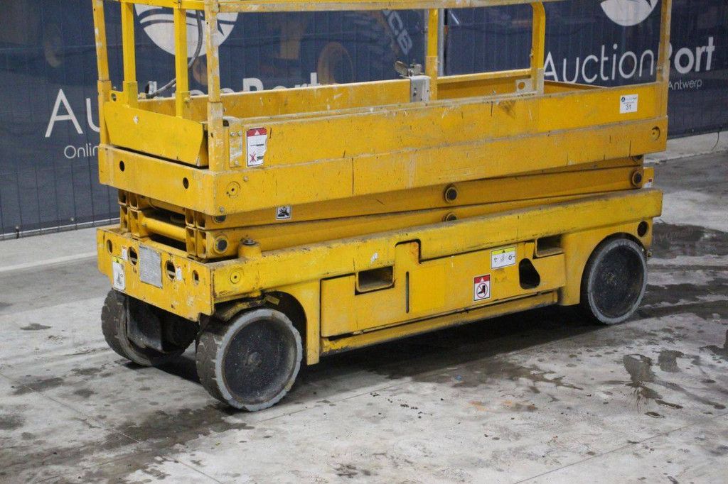 Scissor lift Haulotte Compact 8 Electric 8m 2013