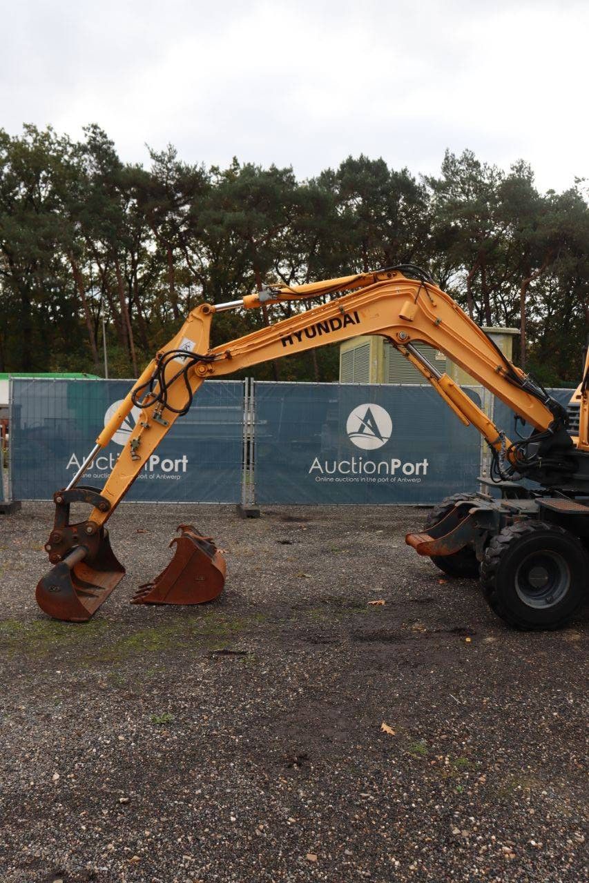 Wheel excavator Hyundai 55W-9 Diesel 41kW 2013