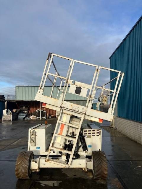 MEC 3084 4x4 Elektro+Diesel 11m Gelenkteleskoparbeitsbühne