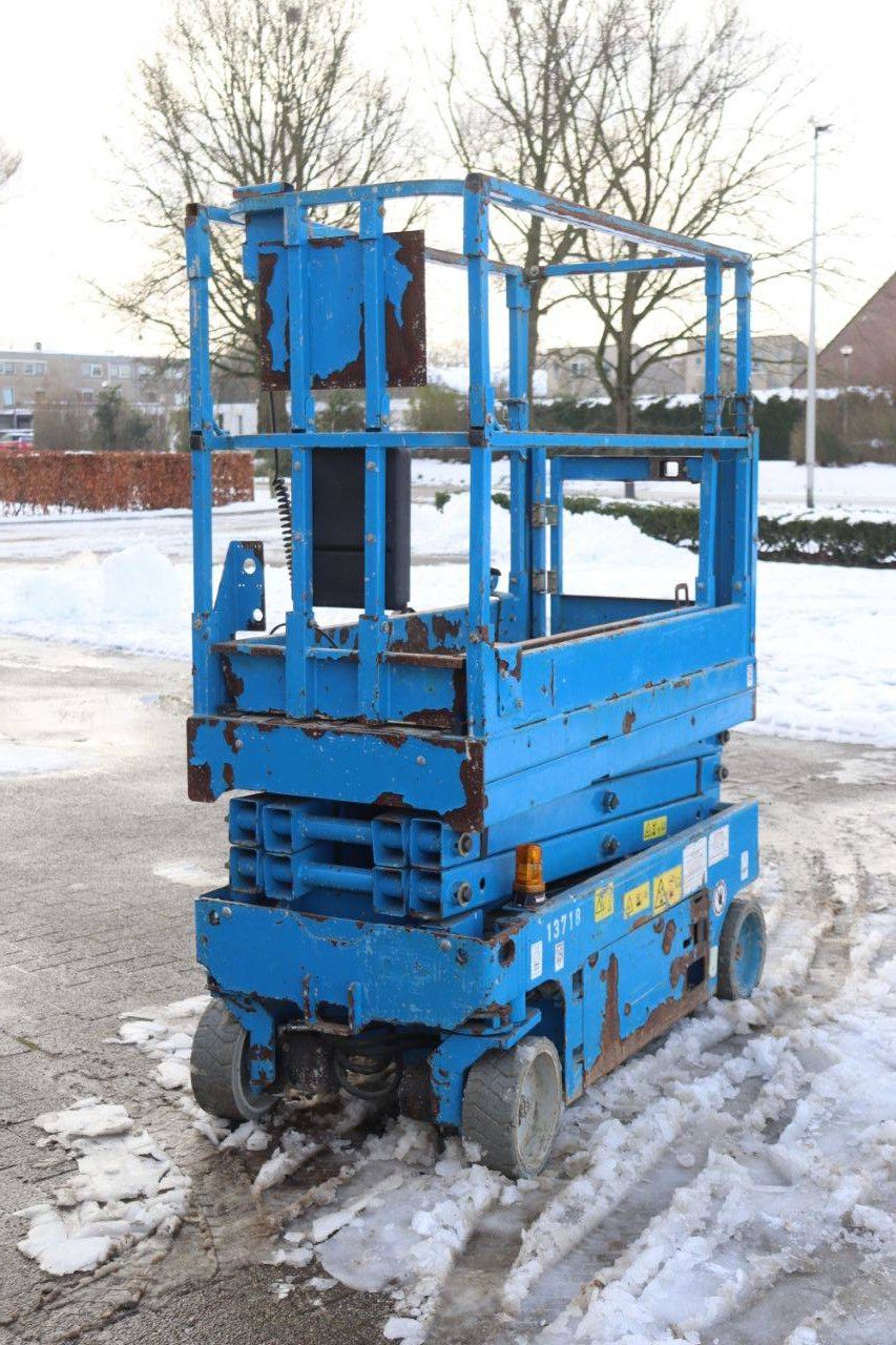 Scissor lift Genie GS-1532 Electric 6m