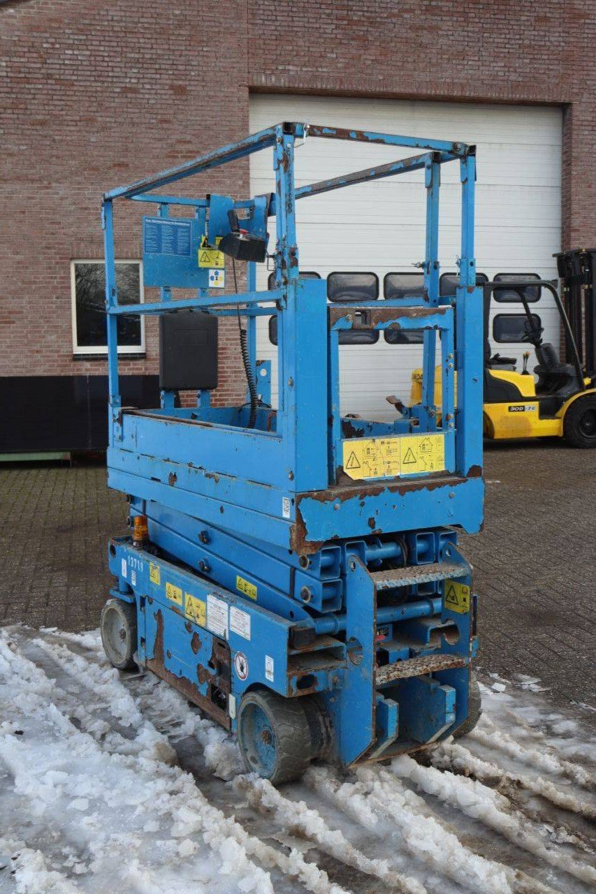 Scissor lift Genie GS-1532 Electric 6m