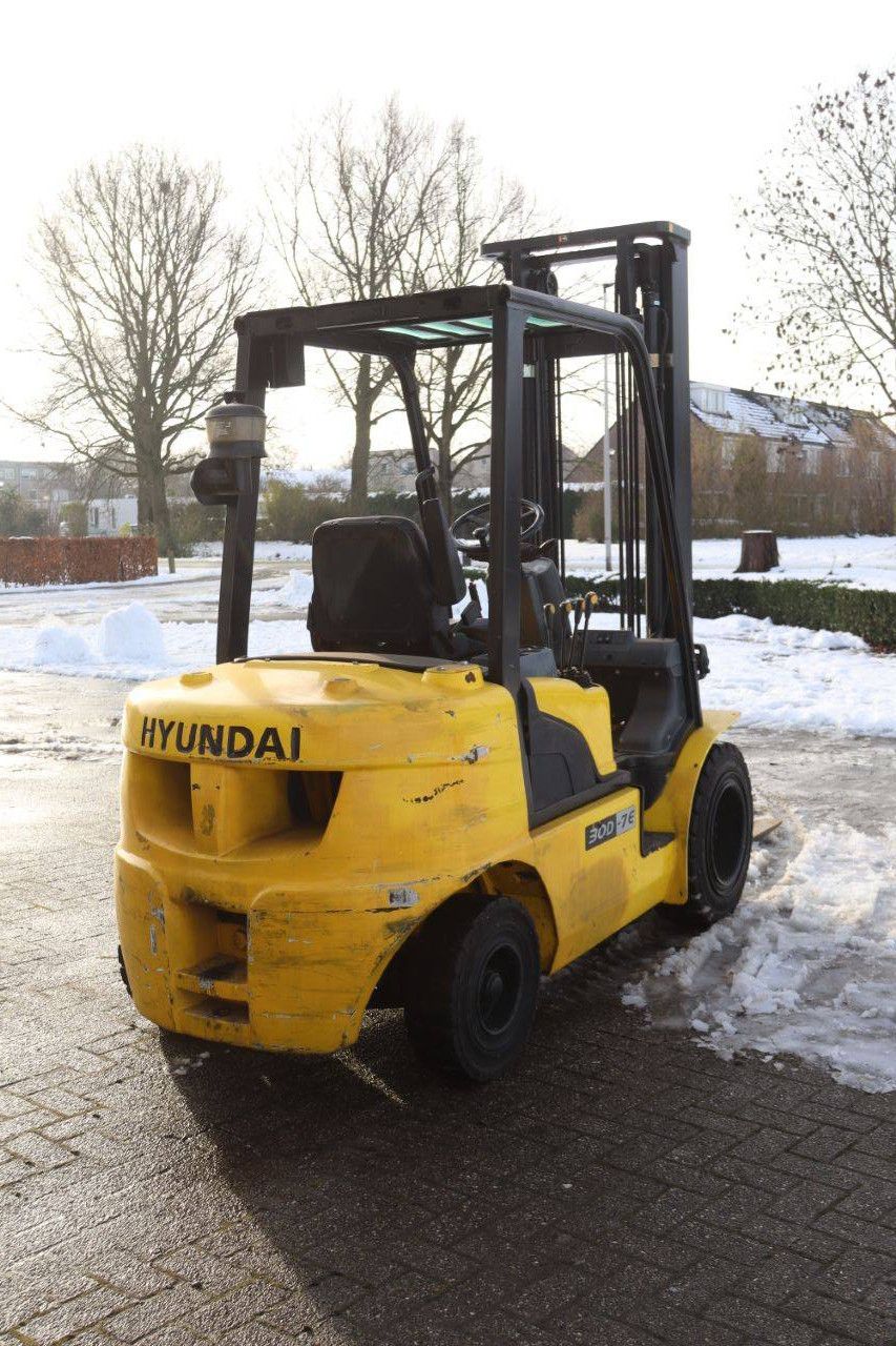 Heftruck Hyundai 30D-7E Diesel 3000kg 4.7m 2012