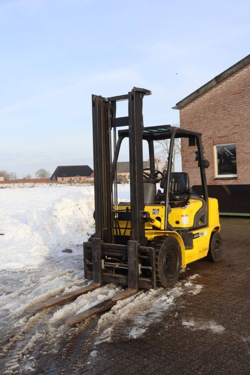 Heftruck Hyundai 30D-7E Diesel 3000kg 4.7m 2012