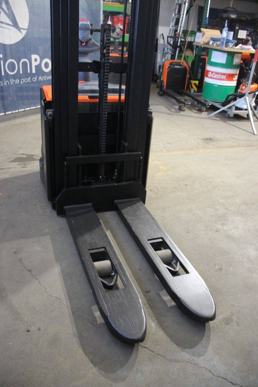 Stacker Toyota SWE140 Electric 1400kg 4.45m 2020