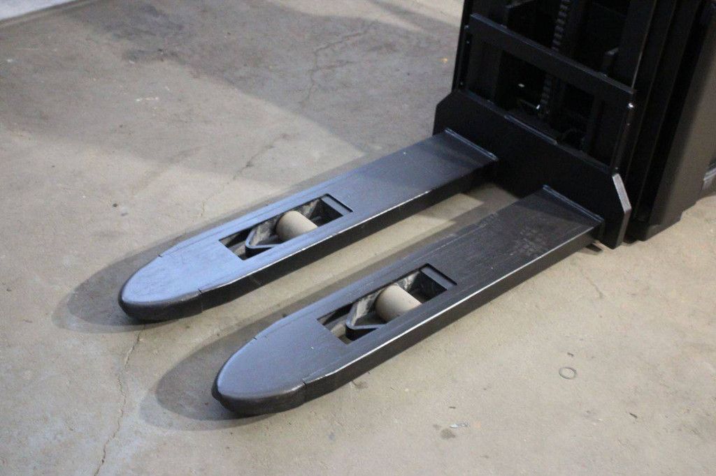 Stacker Toyota SWE140 Electric 1400kg 4.45m 2020