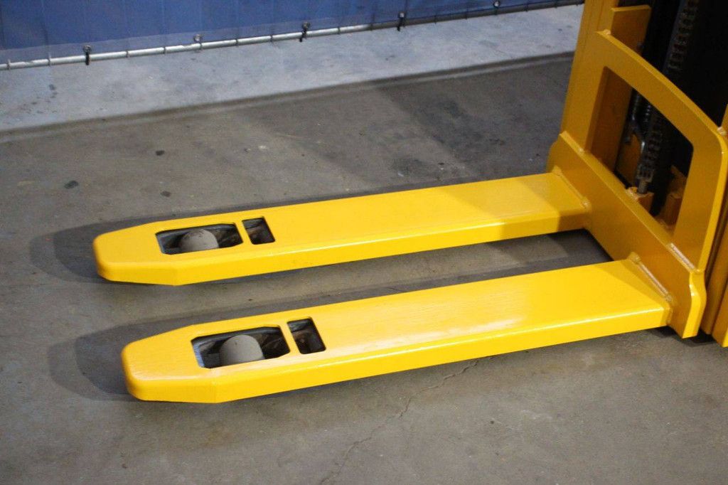 Stacker Jungheinrich EJC 216 Electric 1600kg 5.25m 2015