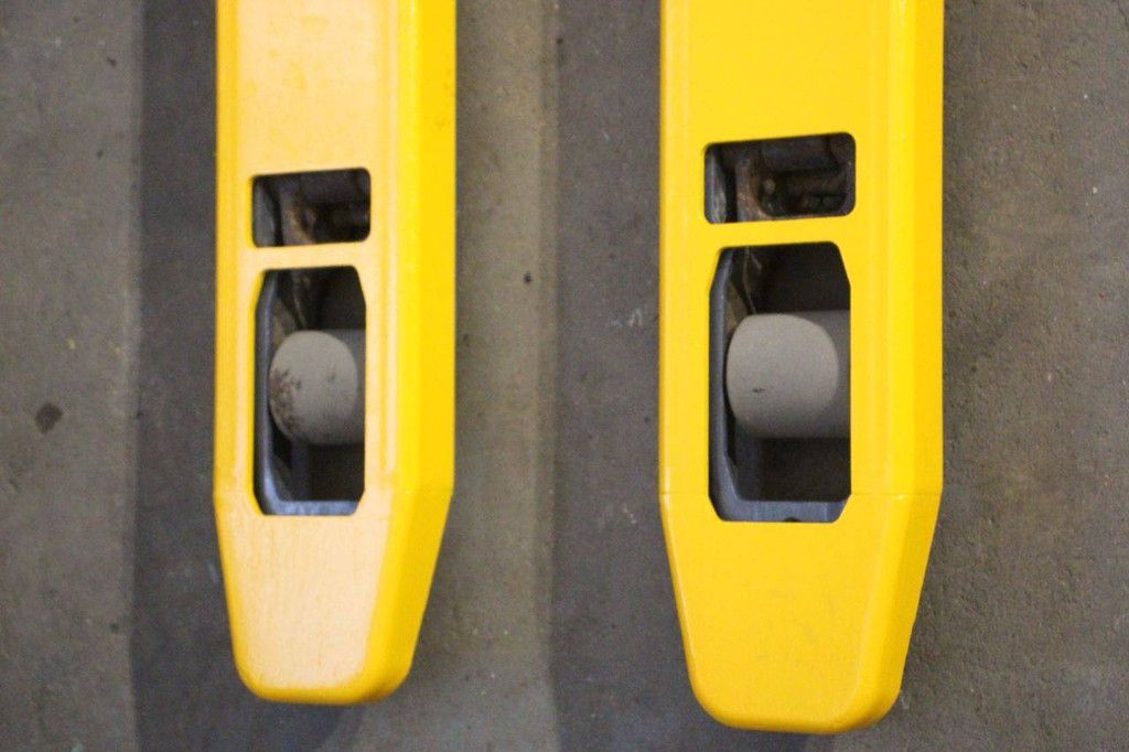 Stacker Jungheinrich EJC 216 Electric 1600kg 5.25m 2015