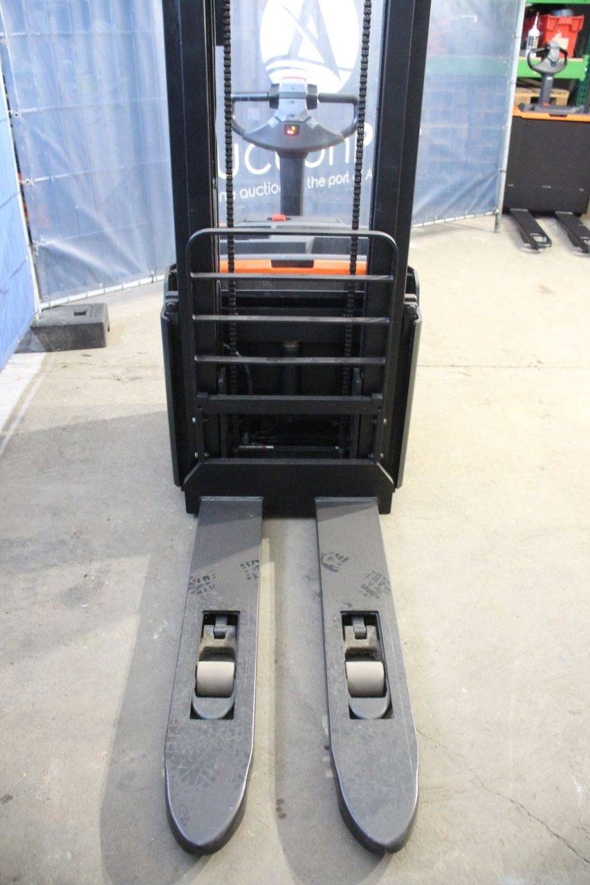 Stacker Toyota SWE 140L Electric 1400kg 2.9m 2017