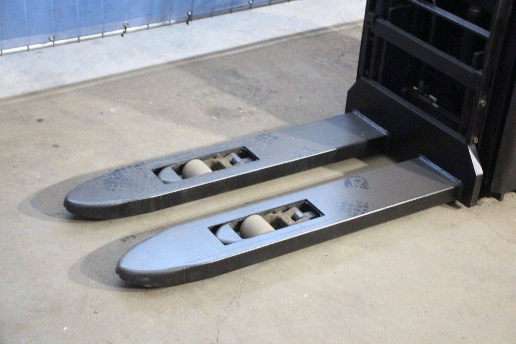 Stacker Toyota SWE 140L Electric 1400kg 2.9m 2017