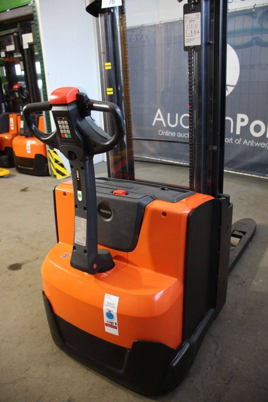 Stacker Toyota SWE140L Electric 1400kg 2.9m 2017