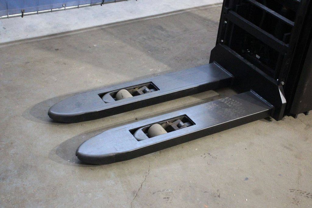 Stacker Toyota SWE140L Electric 1400kg 2.9m 2017