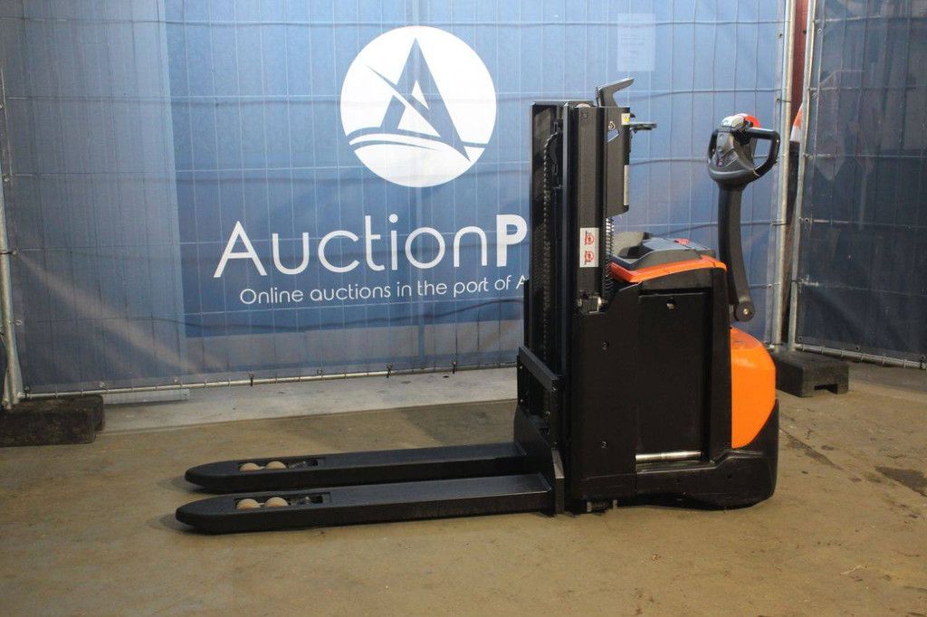 Toyota SWE200D Electric Stacker 2000kg 1.7m 2020