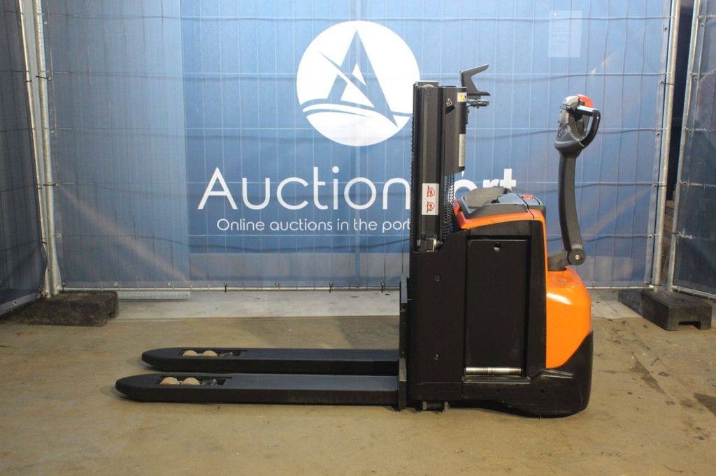 Toyota SWE200D Electric Stacker 2000kg 1.7m 2020
