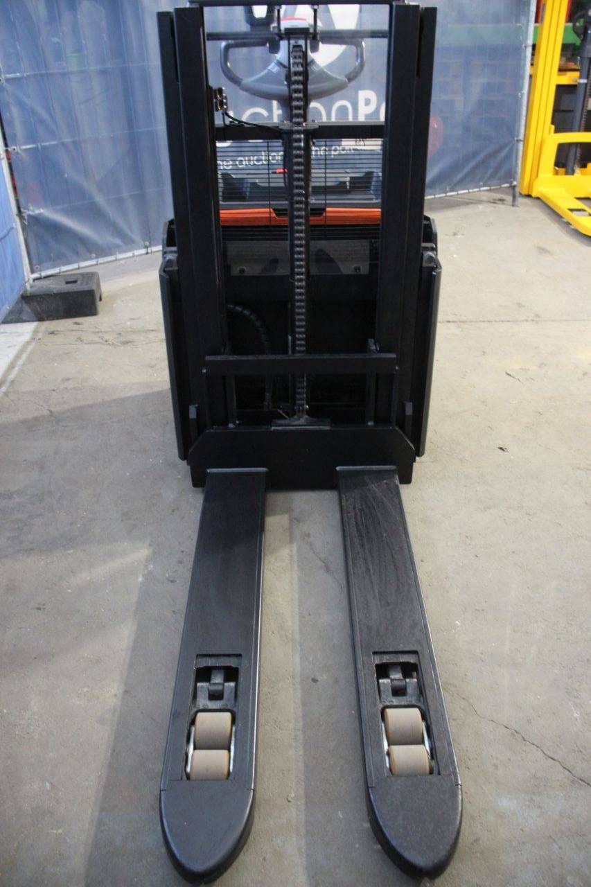 Toyota SWE200D Electric Stacker 2000kg 1.7m 2020