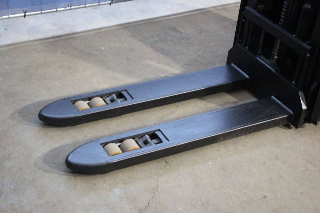 Toyota SWE200D Electric Stacker 2000kg 1.7m 2020