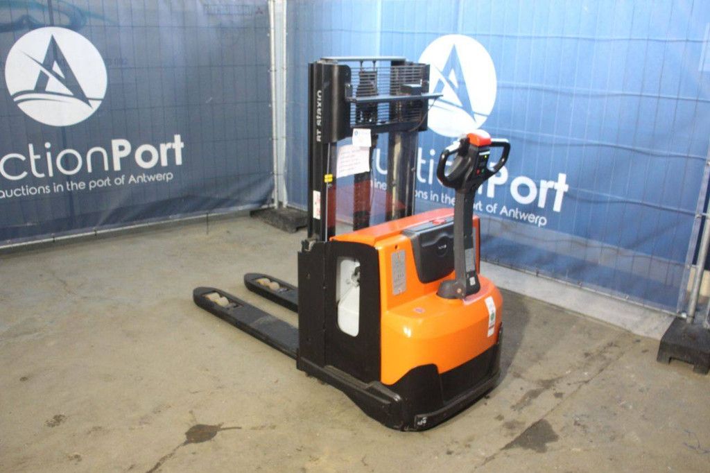 Toyota SWE200D Electric Stacker 2000kg 2.1m 2020