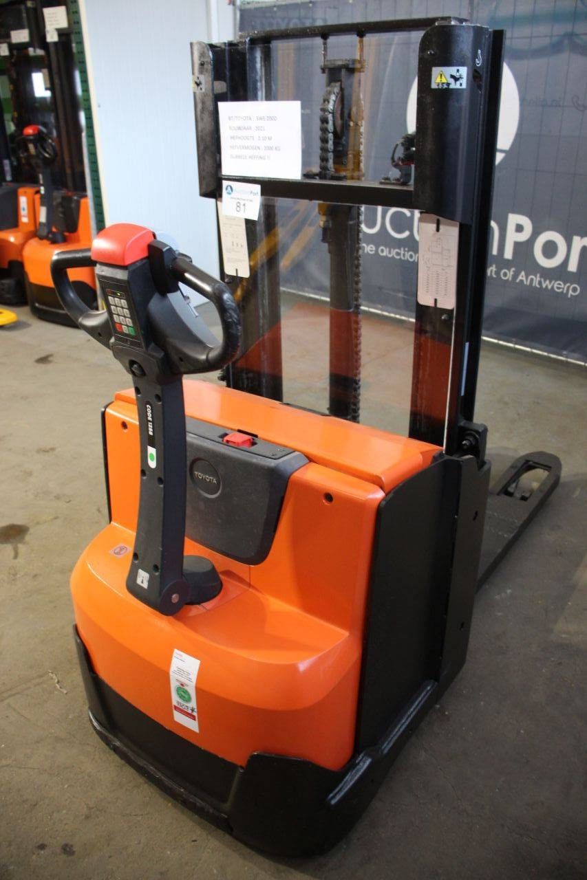 Toyota SWE200D Elektrostapler 2000 kg 2,1 m 2021