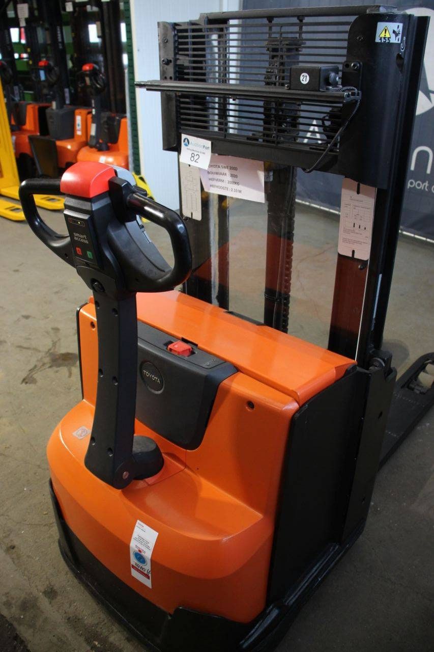 Toyota SWE200D Electric Stacker 2000kg 2.1m 2020