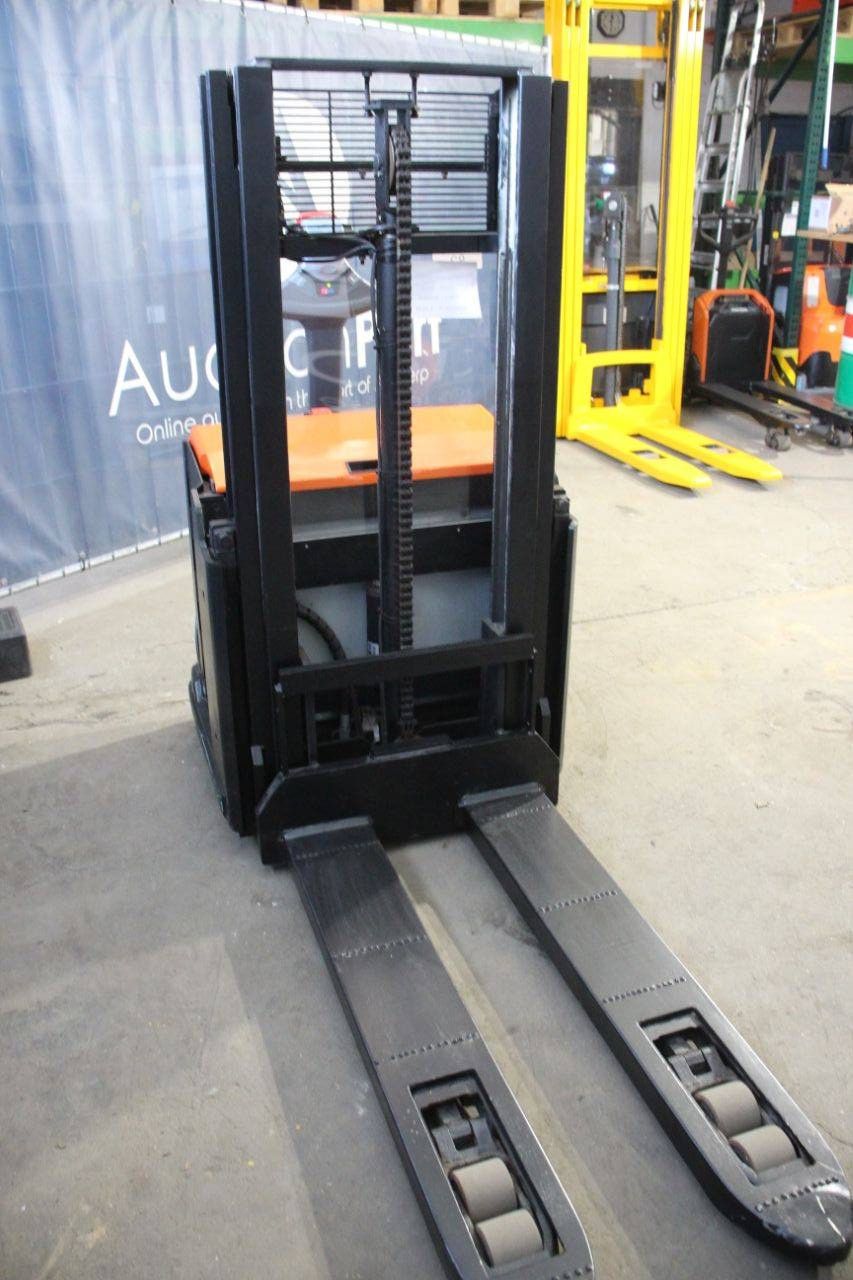 Toyota SWE200D Electric Stacker 2000kg 2.1m 2020