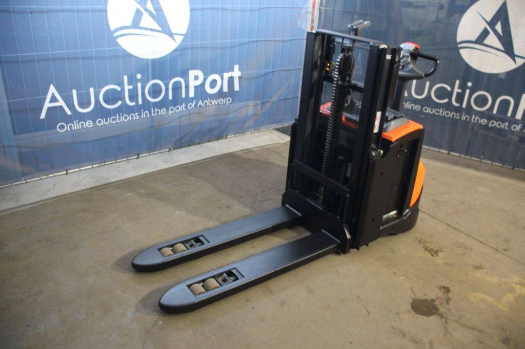 Toyota SWE200D Electric Stacker 2000kg 1.7m 2020