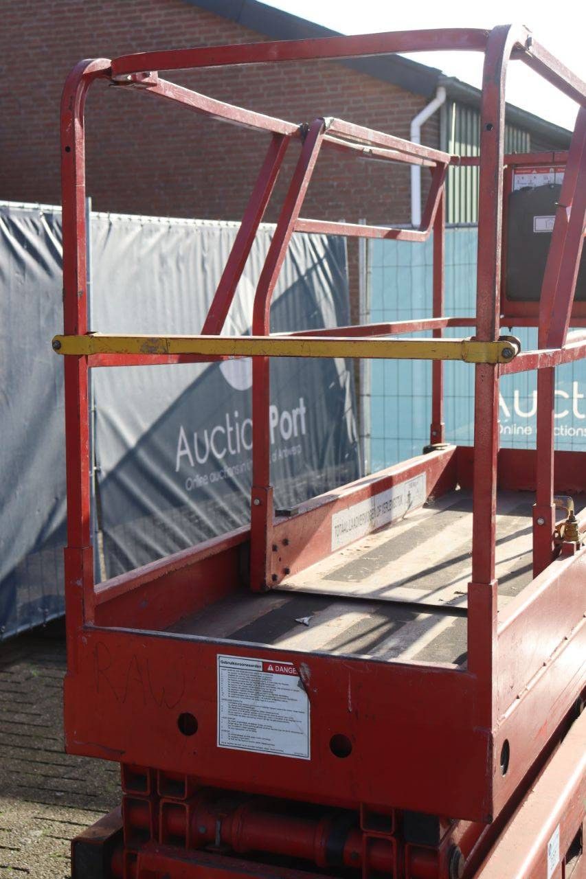 Scherenbühne Haulotte COMPACT 8 Electric 2000