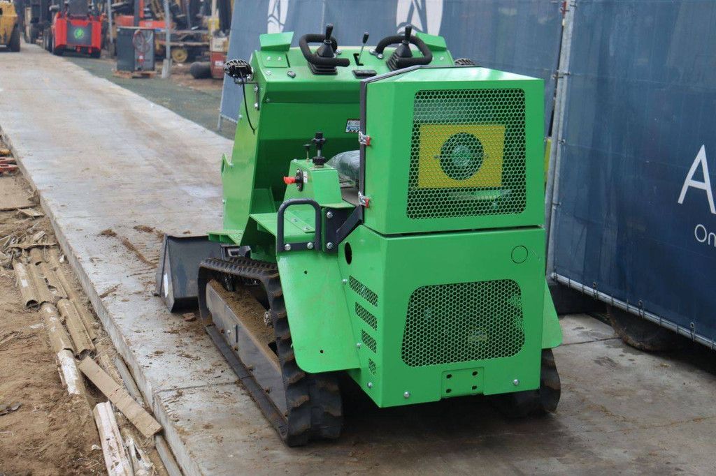 Kompaktlader Nycheki SK-911 Benzin