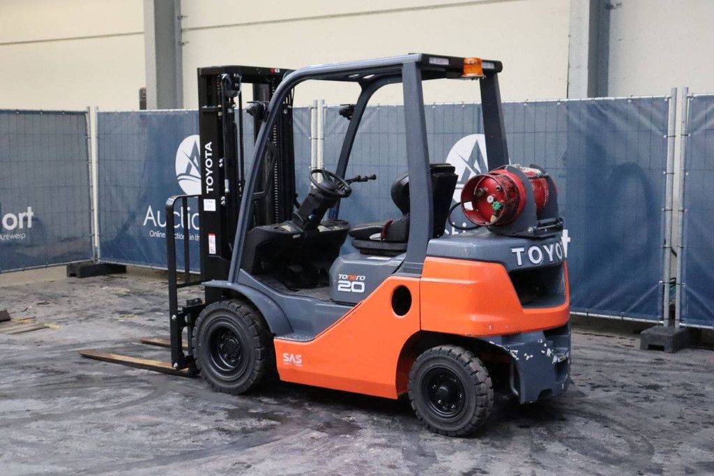 Forklift Toyota 02-8FGF20 LPG 2000kg 4.7m 2024