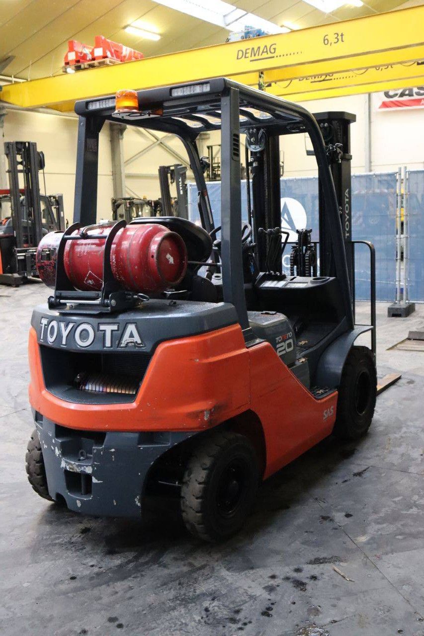 Forklift Toyota 02-8FGF20 LPG 2000kg 4.7m 2024