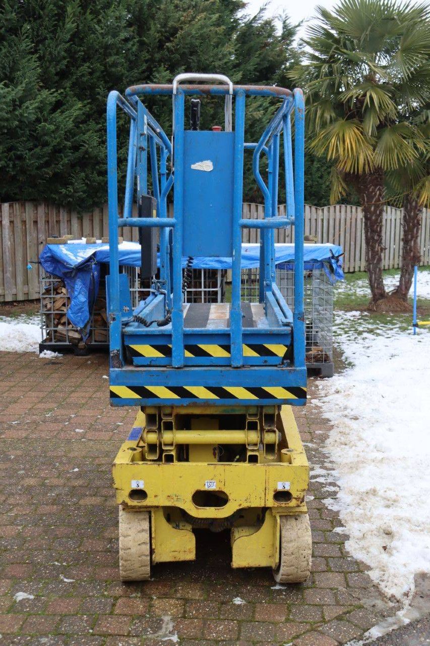 Scissor lift Genie GS-2032 Electric 8.1m 1999