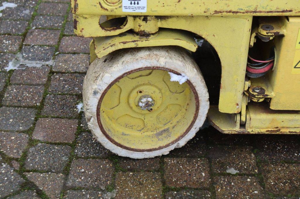 Scissor lift Genie GS-2032 Electric 8.1m 1999